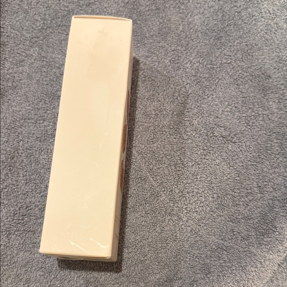 Plump-Kin Retinol Body Serum - White and Orange - Picture 4 of 6